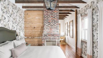 Frette Italian sheets, premium bedding, pillow-top beds, in-room safe