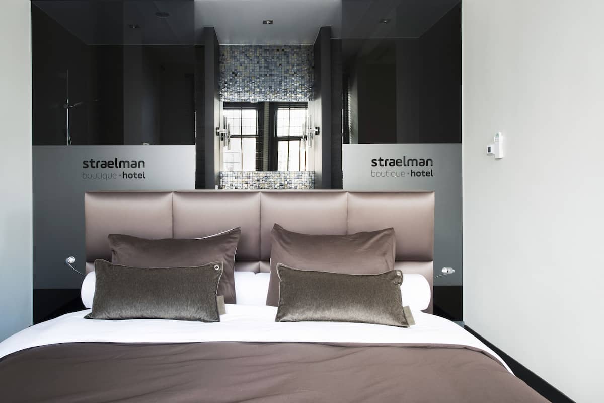 Egyptian cotton sheets, premium bedding, memory-foam beds, minibar