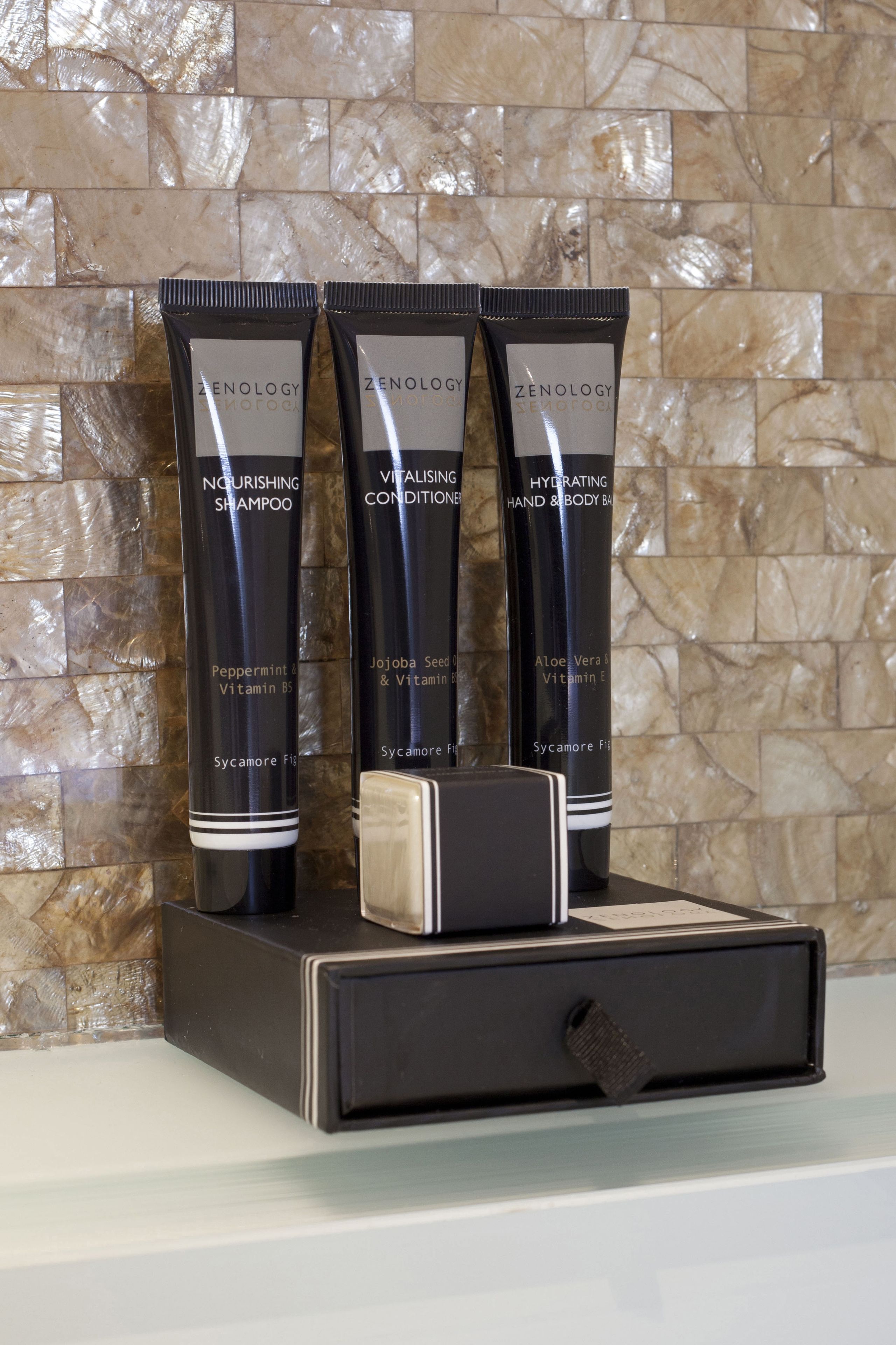 double or twin room, garden view | bathroom amenities | shower, rainfall showerhead, designer toiletries, hair dryer