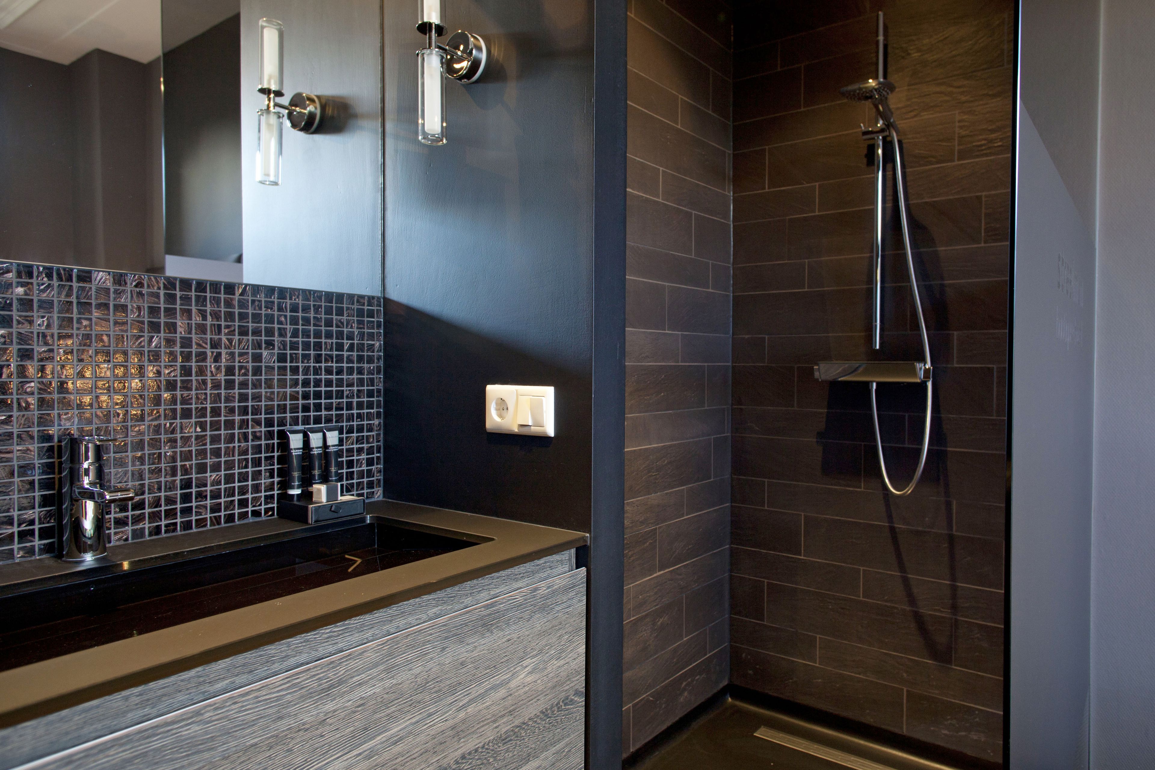 double or twin room, balcony, garden view | bathroom | shower, rainfall showerhead, designer toiletries, hair dryer