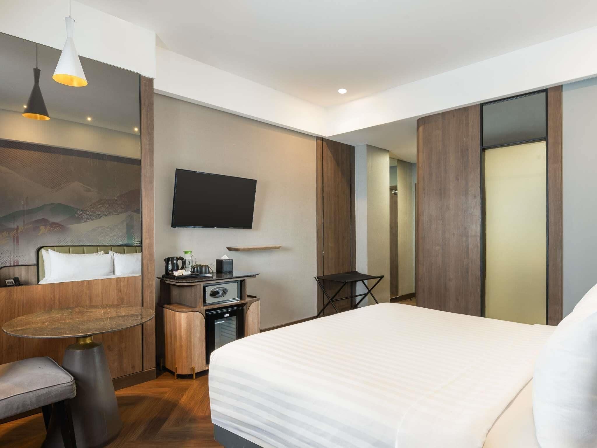 In-room safe, desk, iron/ironing board, free WiFi