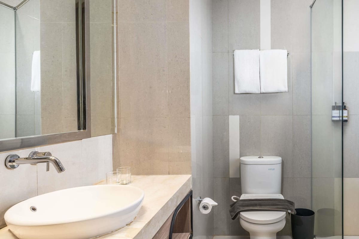 In-room safe, desk, iron/ironing board, free WiFi
