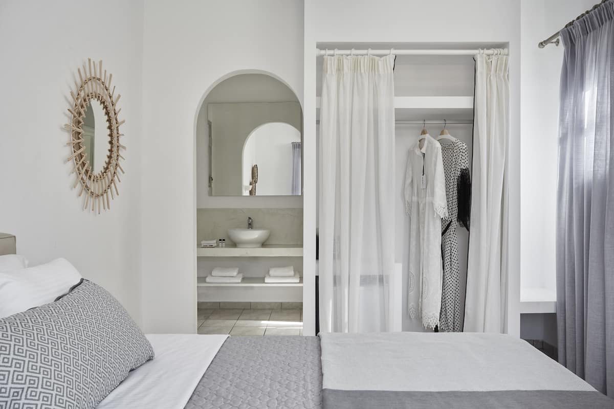 premium double room, garden view | minibar, in-room safe, soundproofing, iron/ironing board