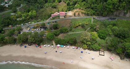 Las Cuevas Beach Lodge