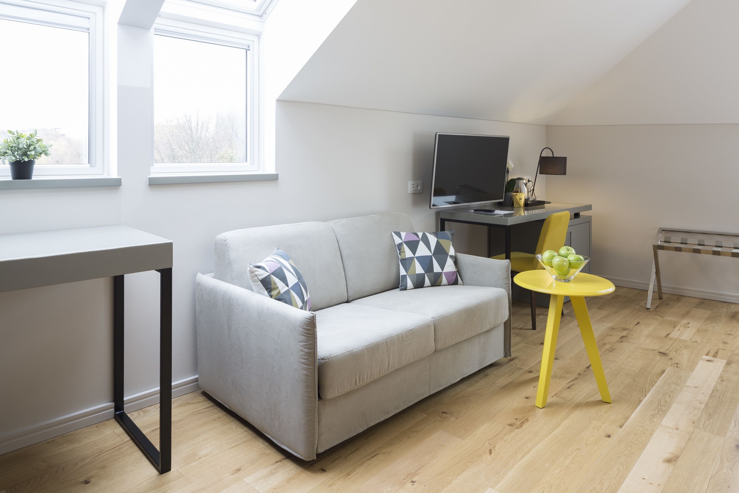 junior suite, 1 king bed, hot tub, city view | premium bedding, minibar, in-room safe, desk