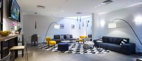 Télévision à écran plat