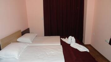 Apartment | 2 Schlafzimmer, Zimmersafe, Schreibtisch, Bügeleisen/Bügelbrett