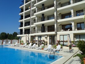 المنشأة من الخارج