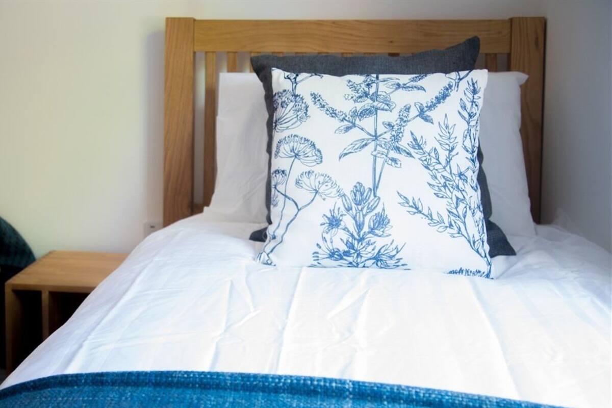 Chambre Double ou avec lits jumeaux, salle de bains attenante, vue jardin (Room 1)