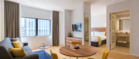 高级公寓, 1 间卧室 | 起居区 | 平板电视