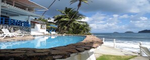 Outdoor pool - Sister Moon Hotel (Isla Grande)