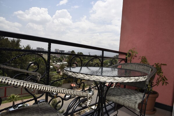 Appartement Luxe, 2 chambres | Balcon