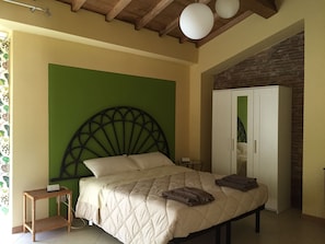 Basic Double or Twin Room, Non Smoking | In-room safe, individually decorated, individually furnished, desk