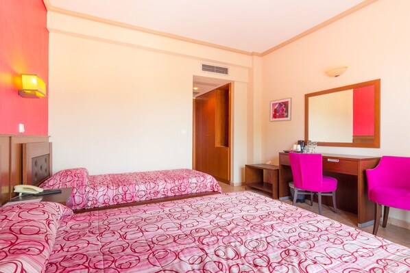 Classic Double or Twin Room - FilosXenia Ismaros Hotel (Maroneia-Sapes)
