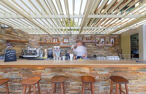 Bar (en la propiedad)