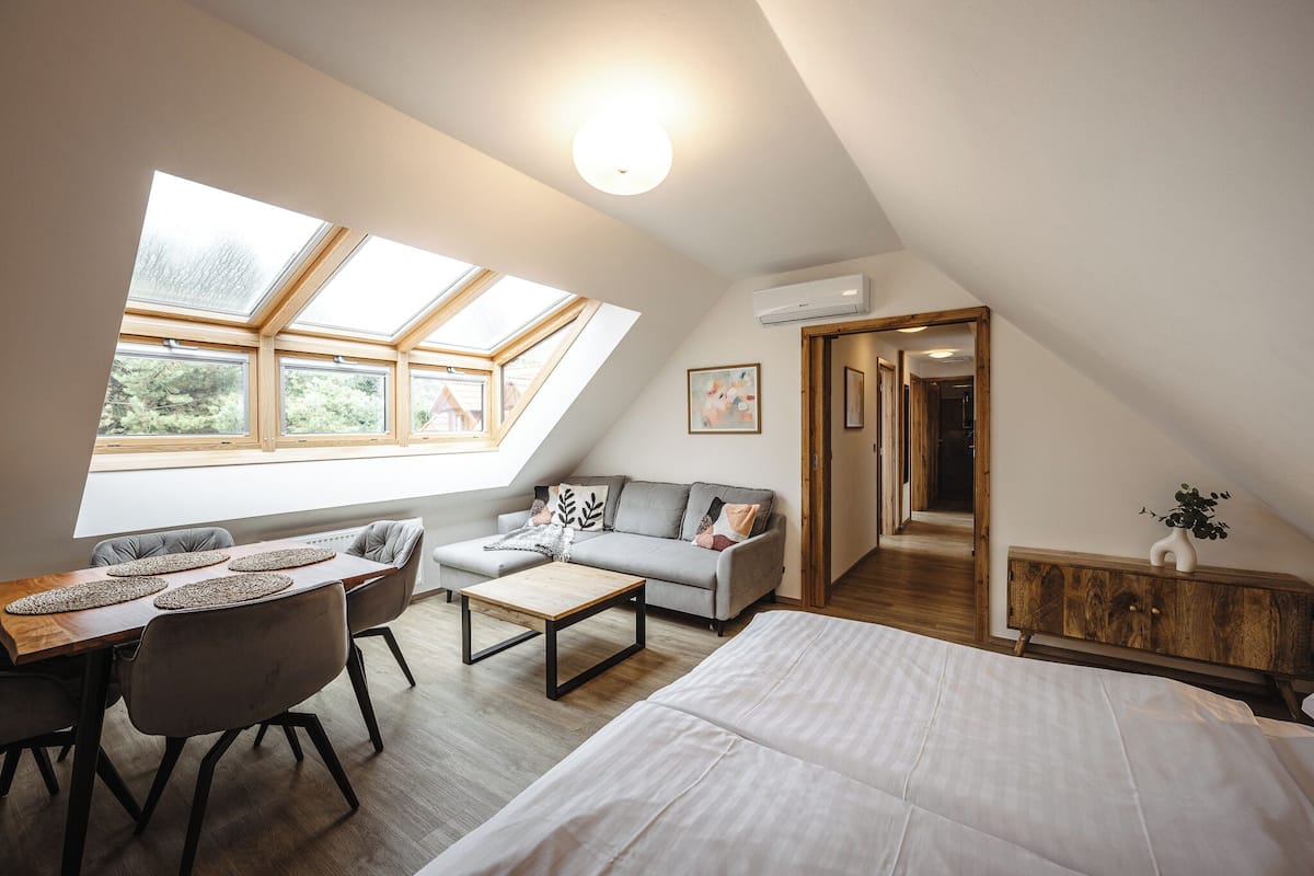 Premium Family Suite with Kitchenette | Zimmersafe, Schreibtisch, kostenloses WLAN, Bettwäsche
