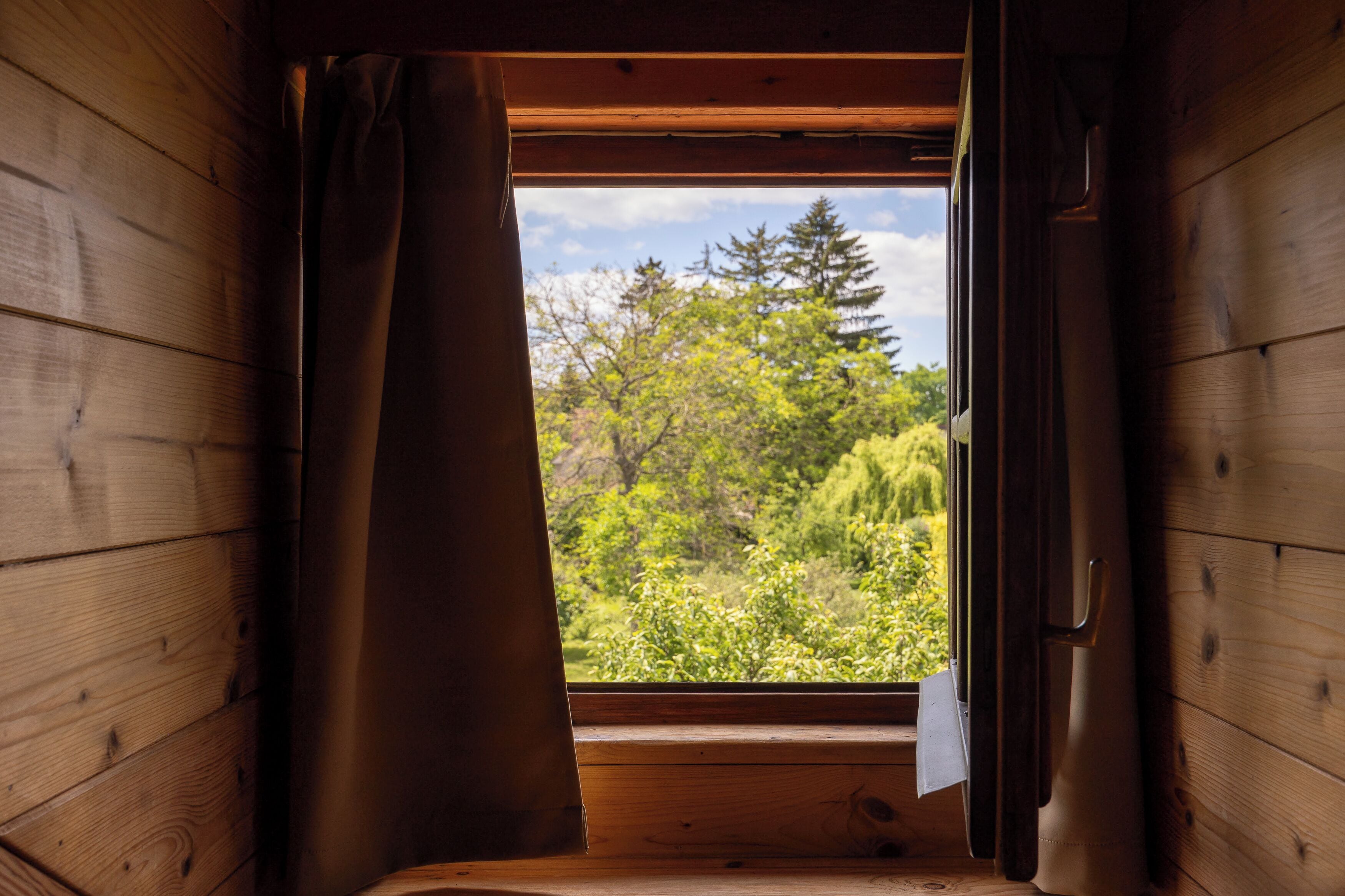 Economy Twin Room | In-room safe, desk, free WiFi, bed sheets