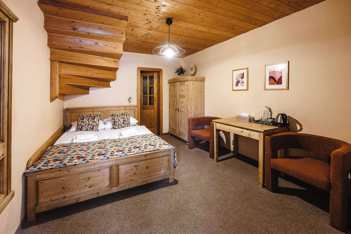 Economy Double Room | Iron/ironing board (on request), WiFi (free), bed sheets