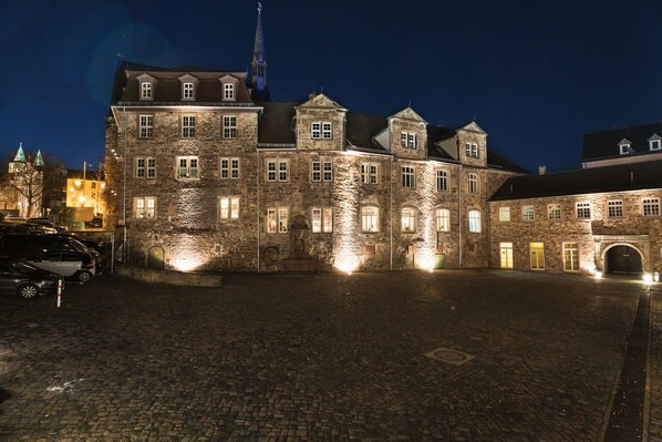 المنشأة من الخارج