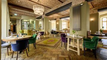 Frühstück, Mittagessen und Abendessen