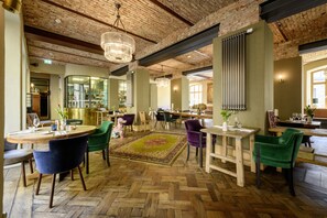 Breakfast, lunch and dinner served