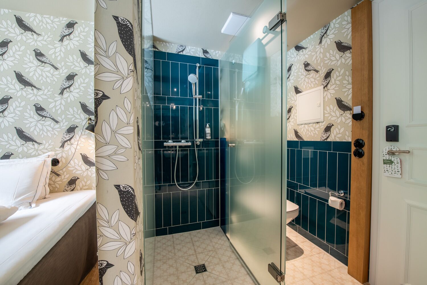 comfort single room | bathroom | shower, free toiletries, hair dryer, towels