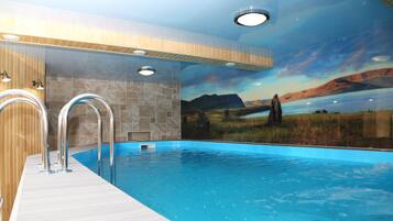 Kolam renang tertutup