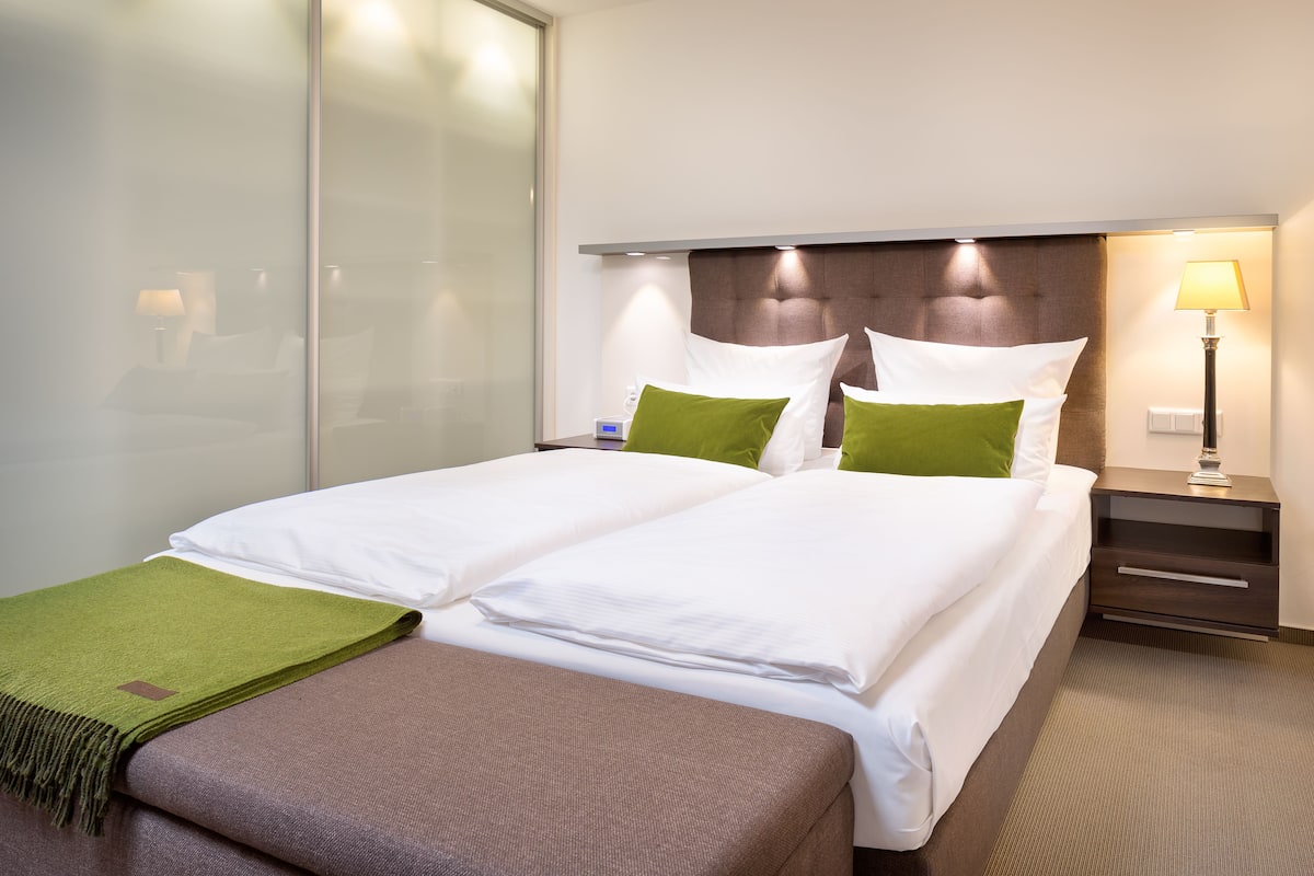 Hypo-allergenic bedding, in-room safe, individually decorated