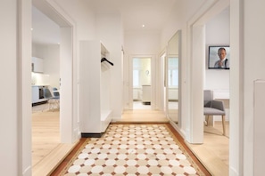 Apartment | Hypo-allergenic bedding, in-room safe, individually decorated