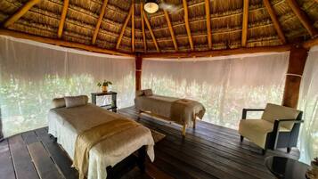 Sauna, tina de hidromasaje, baño de vapor y tratamientos corporales