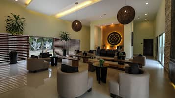 Sauna, hot tub, steam room, body treatments, aromatherapy