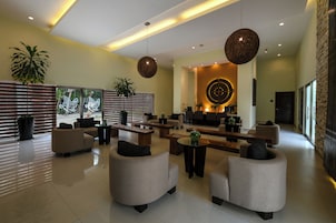 Un sauna, una bañera de hidromasaje, baño turco, tratamientos corporales