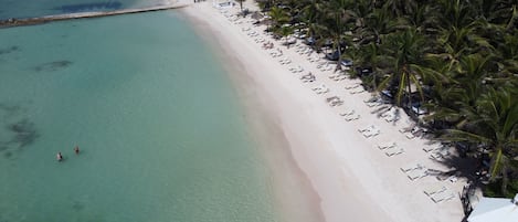 Private beach, white sand, beach volleyball, 2 beach bars