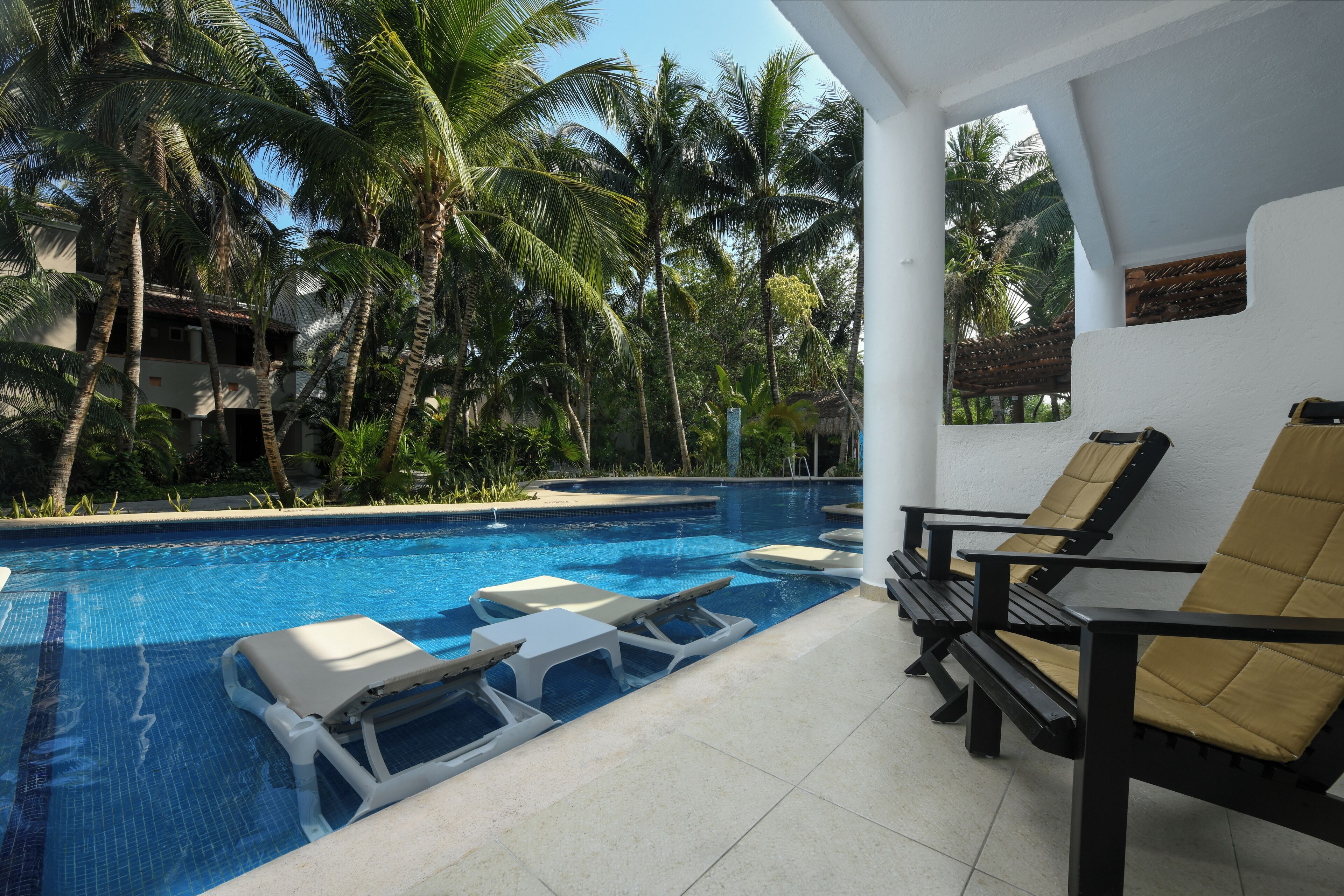 SWIM UP JUNIOR SUITE | Coin séjour