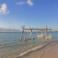 Private beach, white sand, beach volleyball, 2 beach bars
