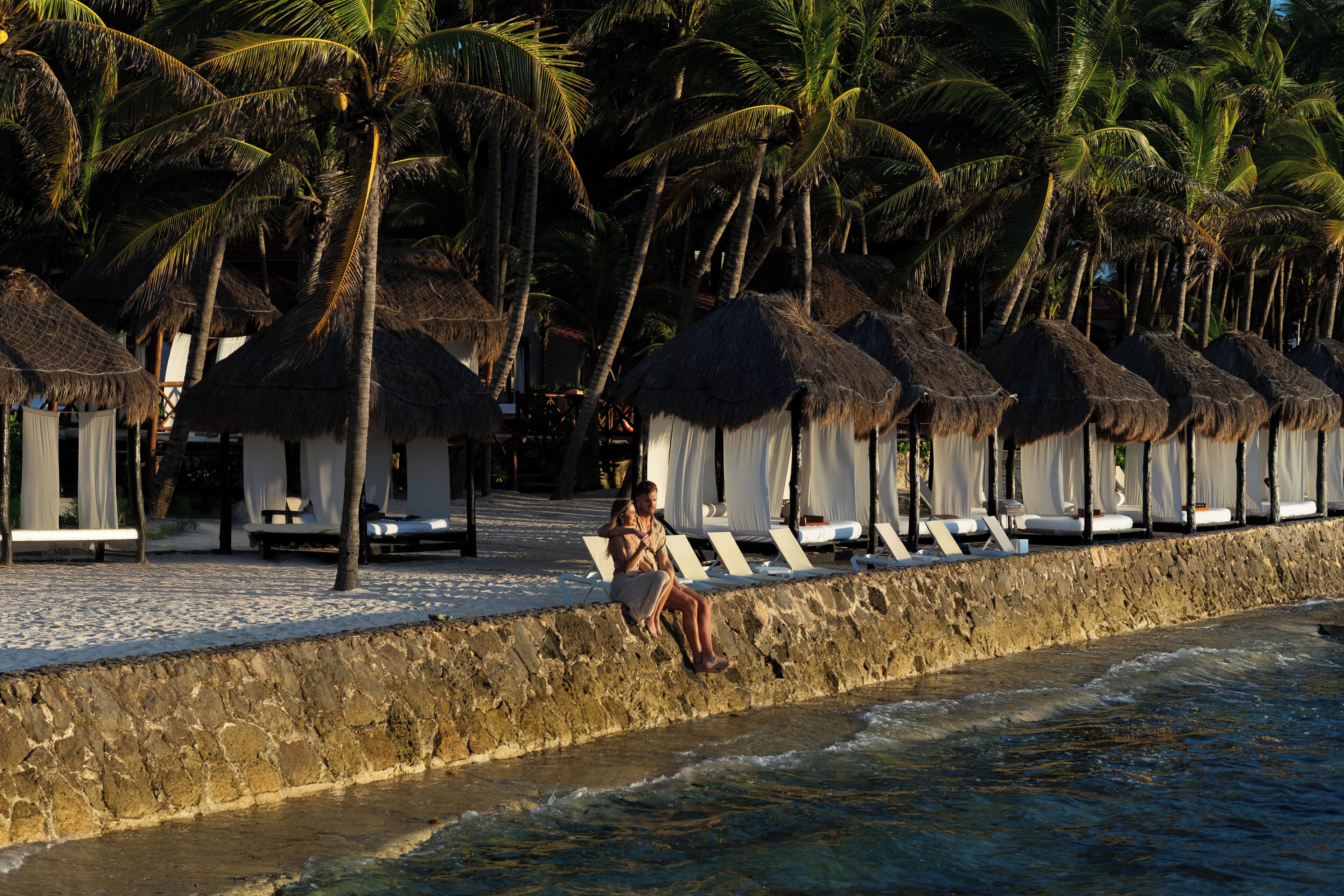 Private beach, white sand, beach volleyball, 2 beach bars