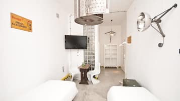 Decoración personalizada, muebles diferentes y escritorio