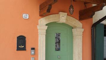 Majoituspaikan sisäänkäynti