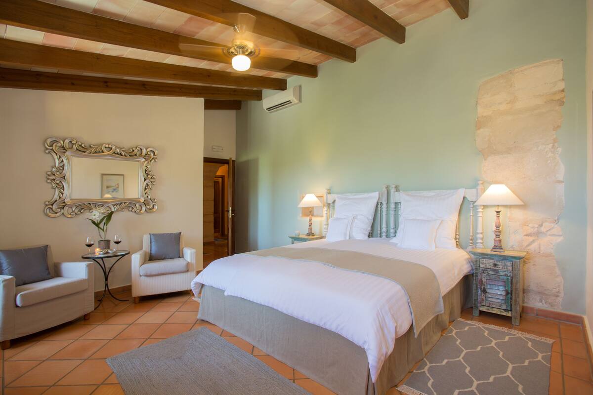 Double Room, Mountain View (Muro)