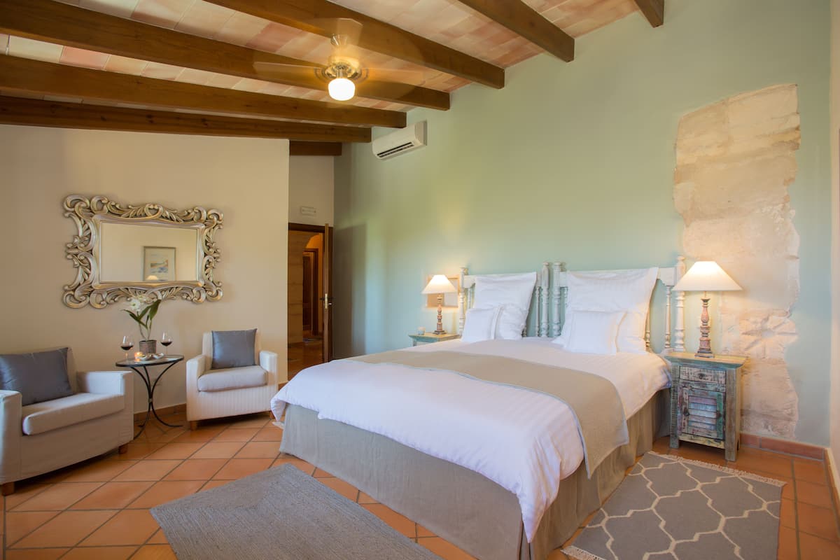 Double Room, Mountain View (Muro) | Premium bedding, minibar, in-room safe, desk
