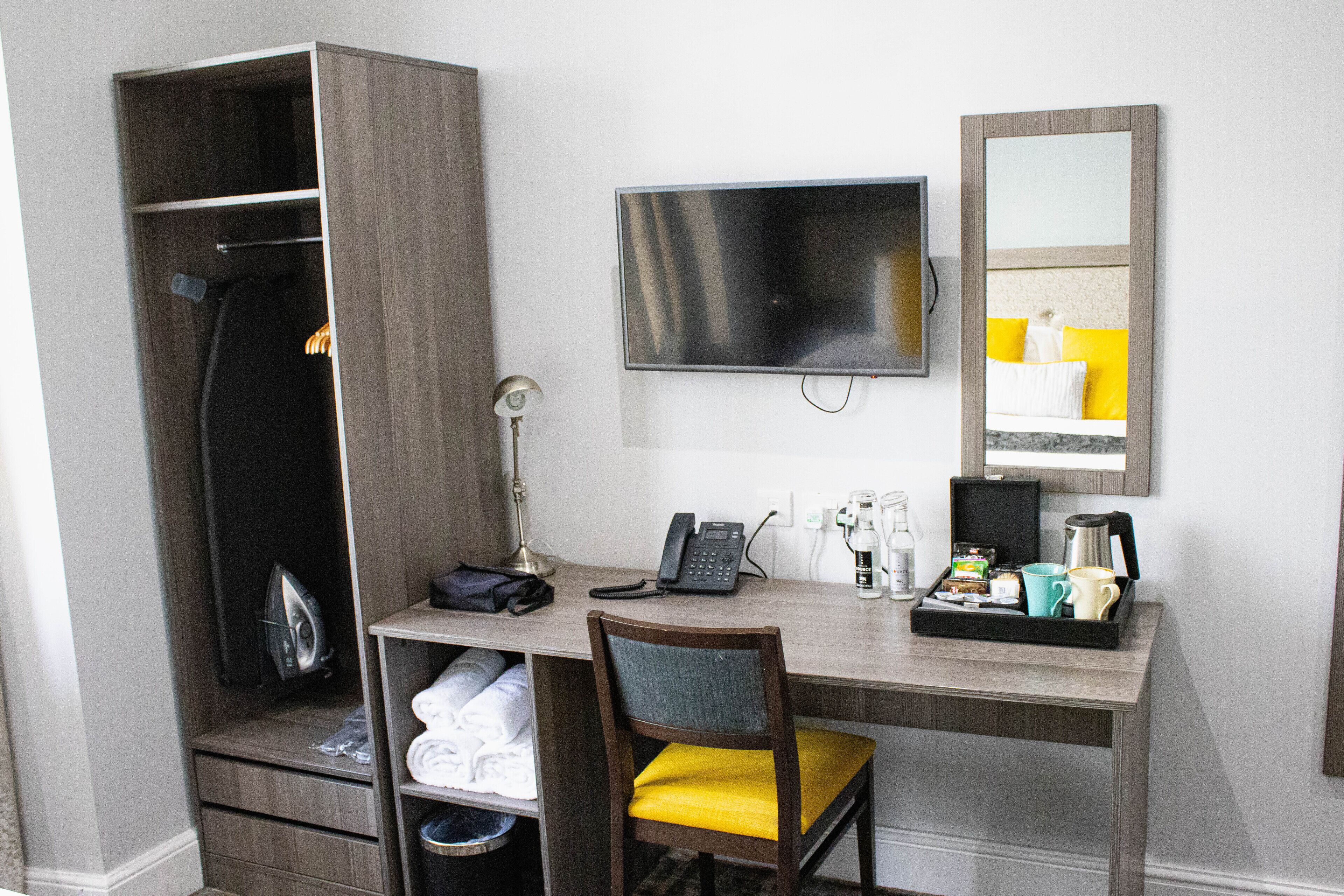 superior double or twin room, sea view | 1 bedroom, hypo-allergenic bedding, in-room safe, desk