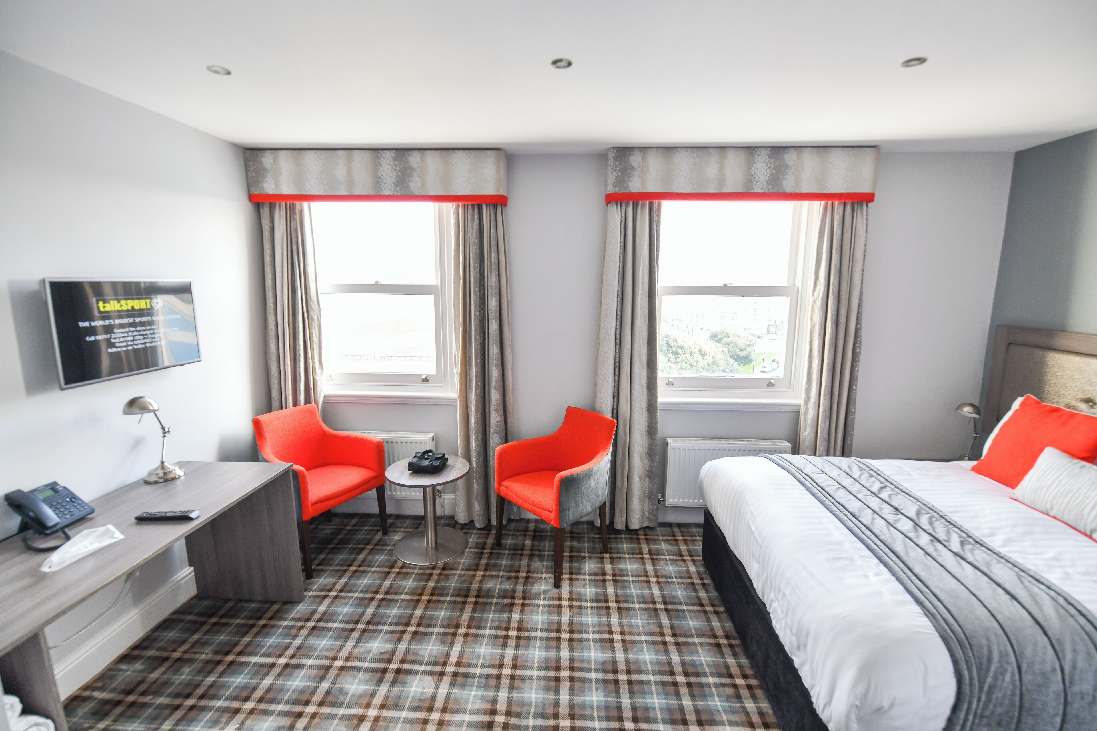 Deluxe Double Room, Sea View | Hypo-allergenic bedding, in-room safe, desk, blackout drapes