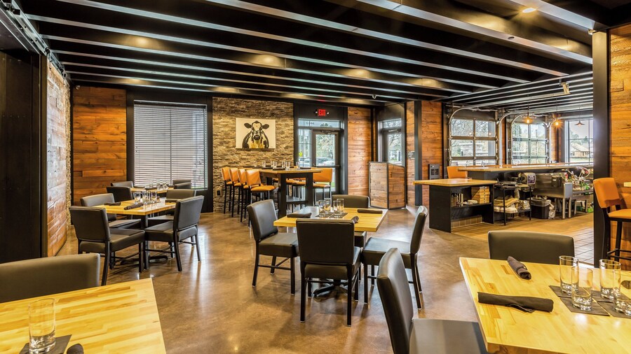 Cobblestone Hotel & Suites – Stevens Point