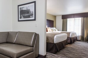 Studio, Mehrere Betten, Nichtraucher (2 Queen Beds and 1 Sofa Bed) | Wohnbereich