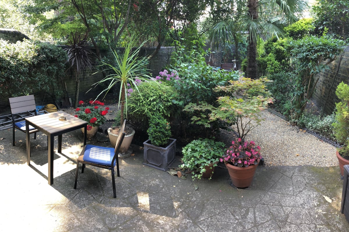 Tek Büyük veya İki Ayrı Yataklı Oda, Banyolu/Duşlu | Bahçe