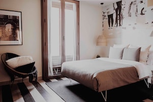 Habitación doble superior, balcón | Cortinas opacas, tabla de planchar con plancha, wifi gratis