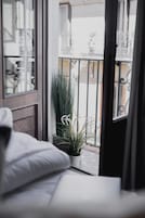 Habitación doble superior, balcón | Cortinas opacas, tabla de planchar con plancha, wifi gratis