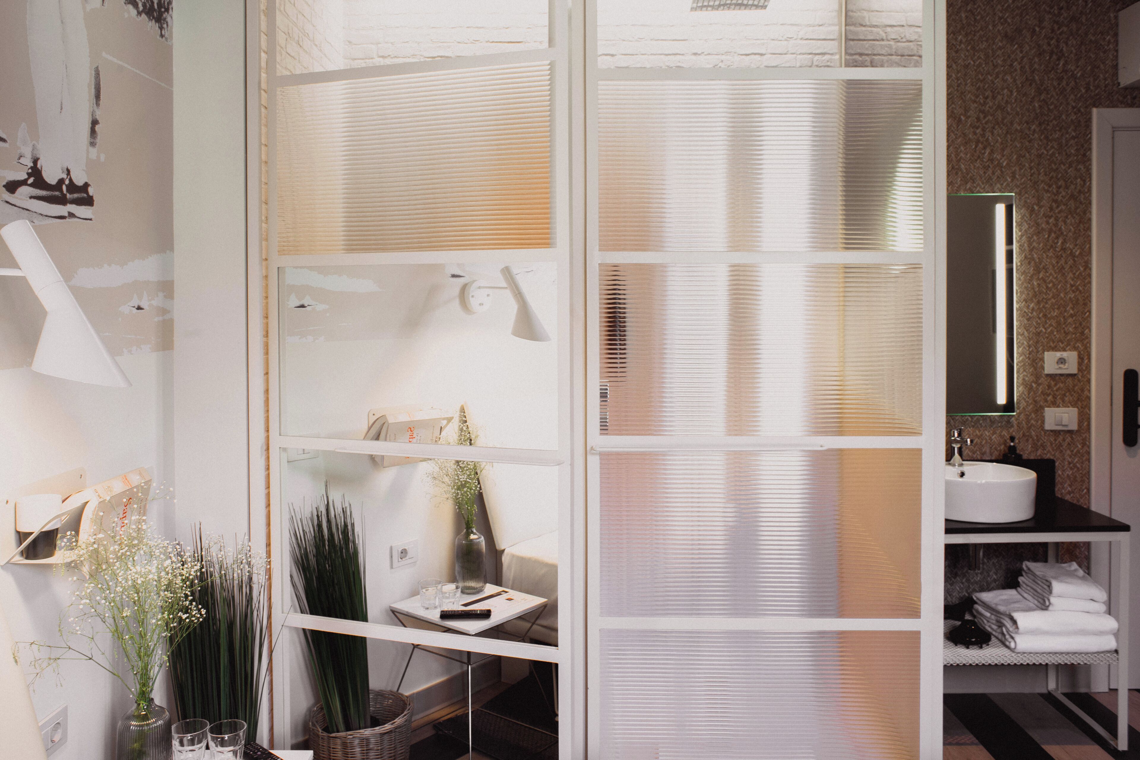 double room | bathroom | shower, free toiletries, hair dryer, towels