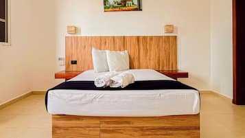 Habitación básica | Escritorio, tabla de planchar con plancha y wifi gratis