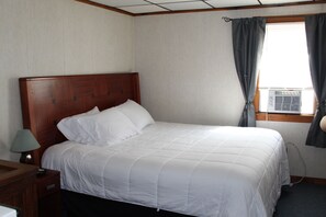 Standard Room | Desk - Hotel Rumford (Rumford)